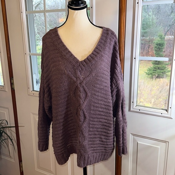 American Eagle V Neck Cable Knit Sweater - Picture 1 of 7